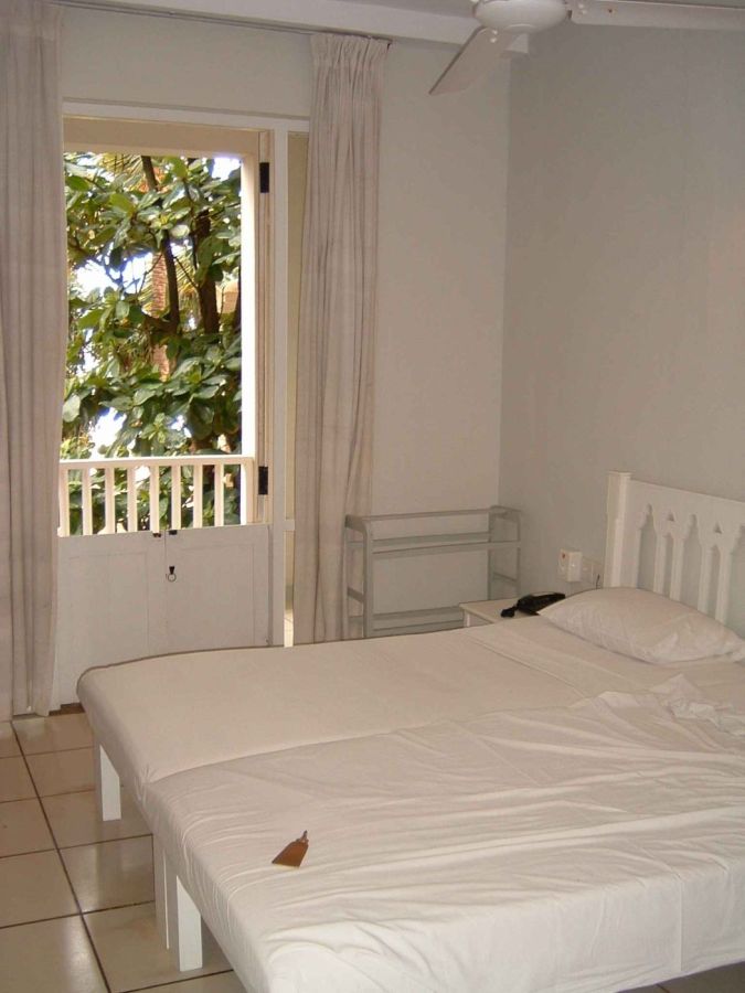 Suzanna Travels to Sri Lanka