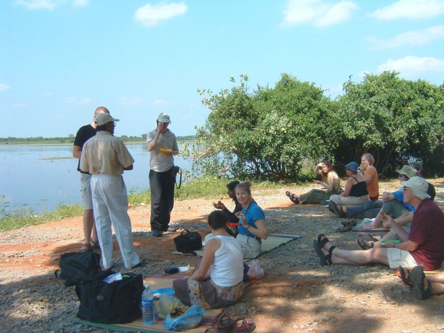 Suzanna Travels to Sri Lanka